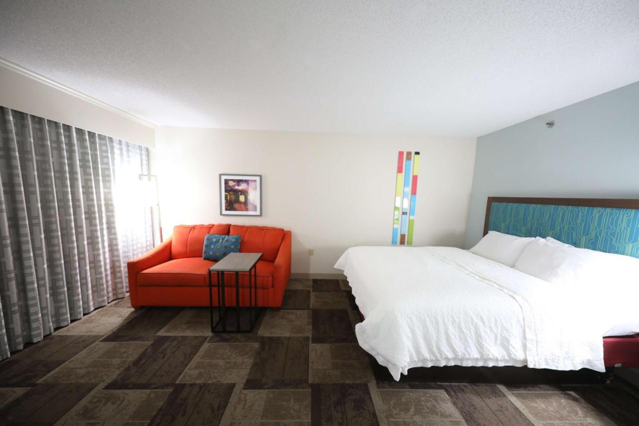 Deluxe Queen Room with Two Queen Beds - Non-Smoking at Hampton Inn Hutchinson