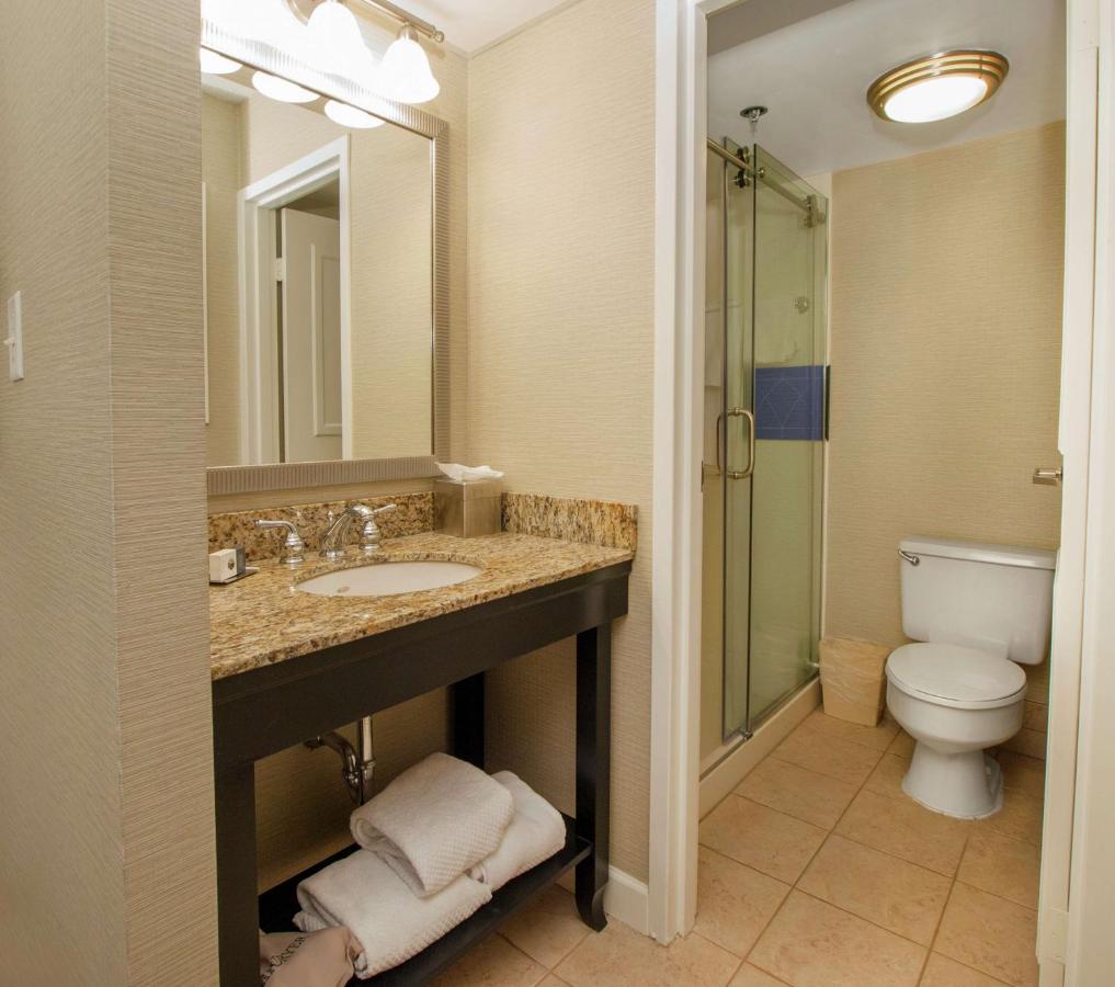  | DoubleTree by Hilton Buffalo-Amherst