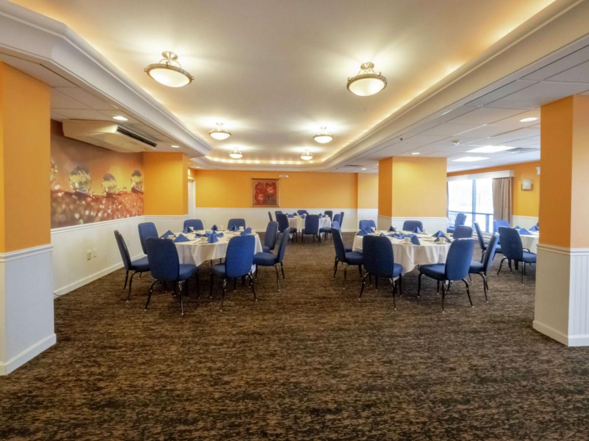 | DoubleTree by Hilton Buffalo-Amherst