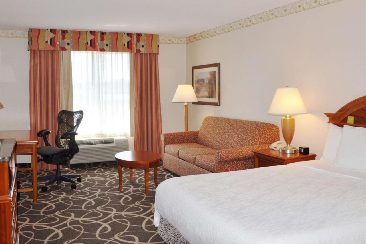Queen Bed with Sofa Bed at Hilton Garden Inn Gettysburg