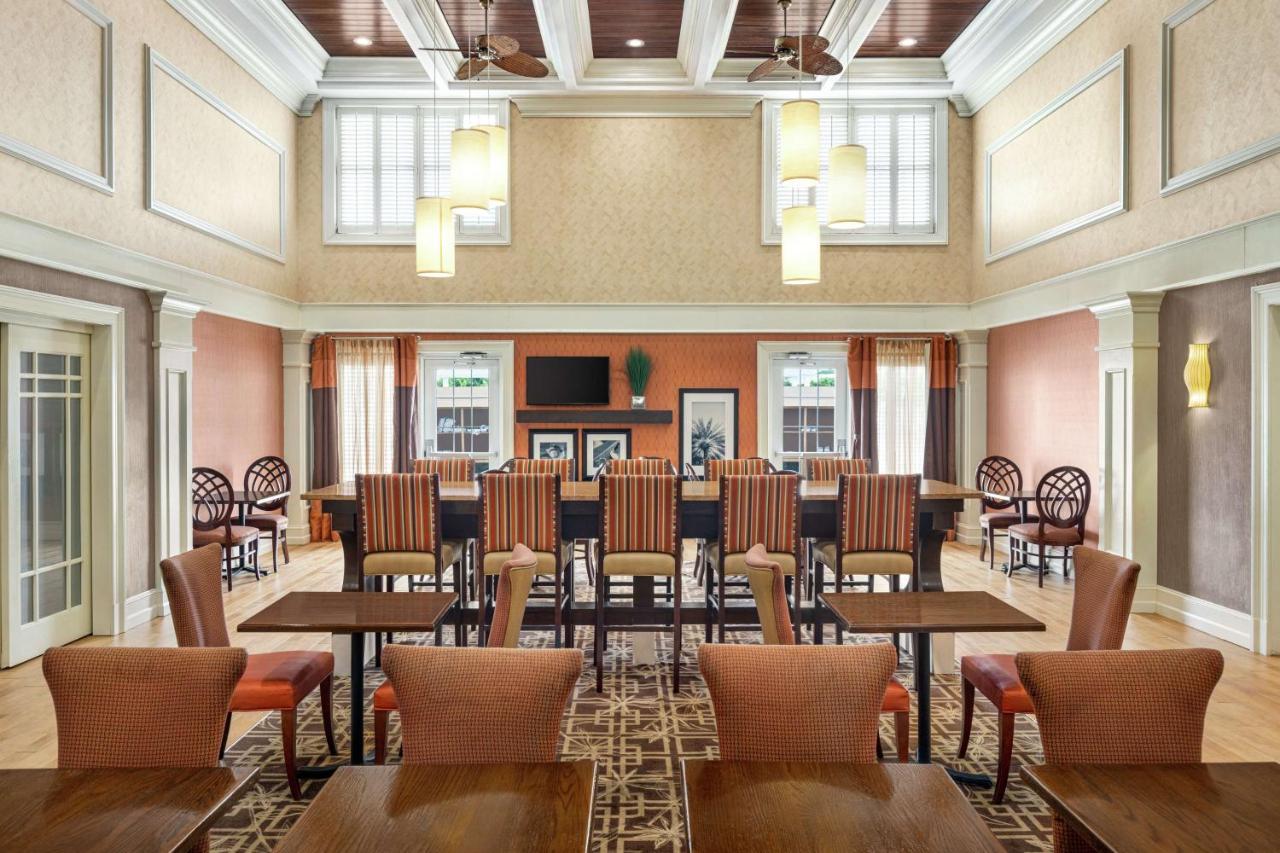 | Hampton Inn & Suites Outer Banks/Corolla