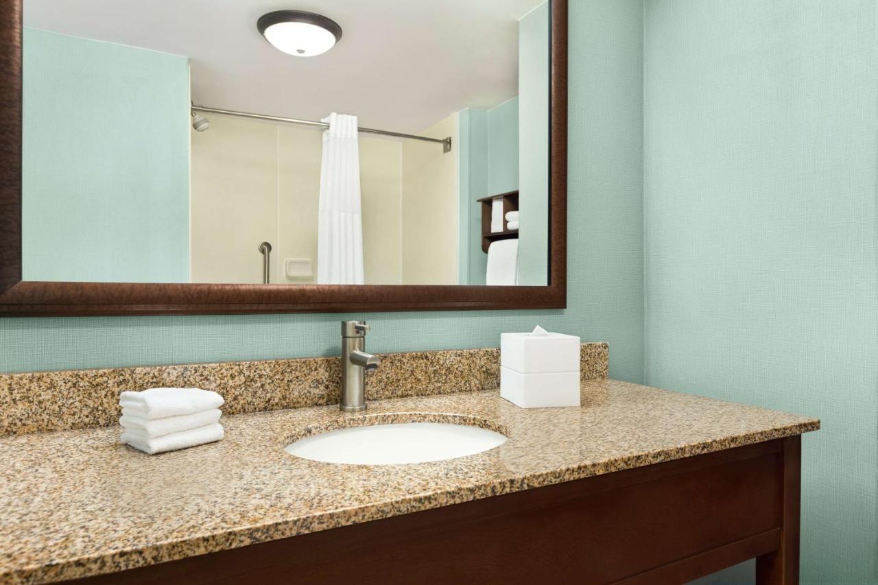 | Hampton Inn & Suites Outer Banks/Corolla