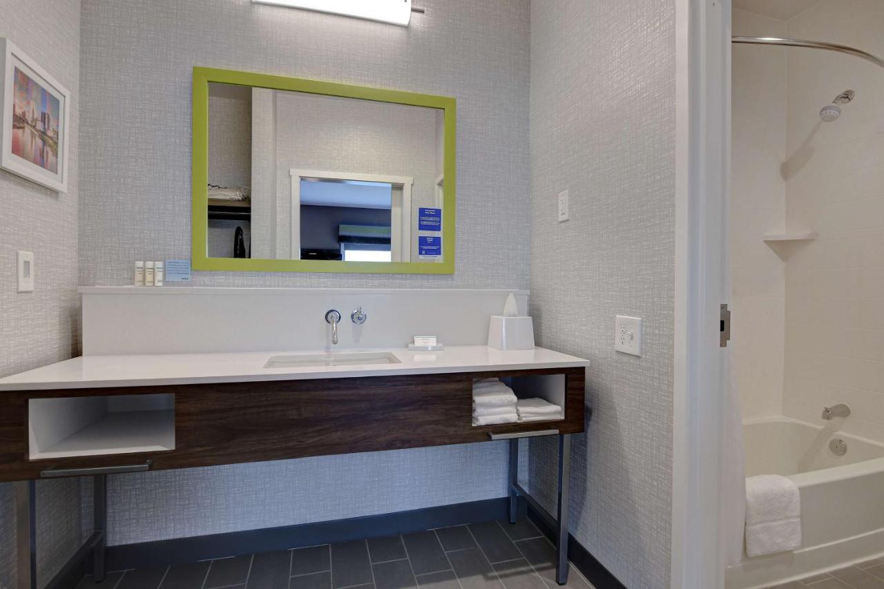 Queen Room with Two Queen Beds - Hearing Accessible/Non-Smoking at Hampton Inn & Suites Canal Winchester Columbus