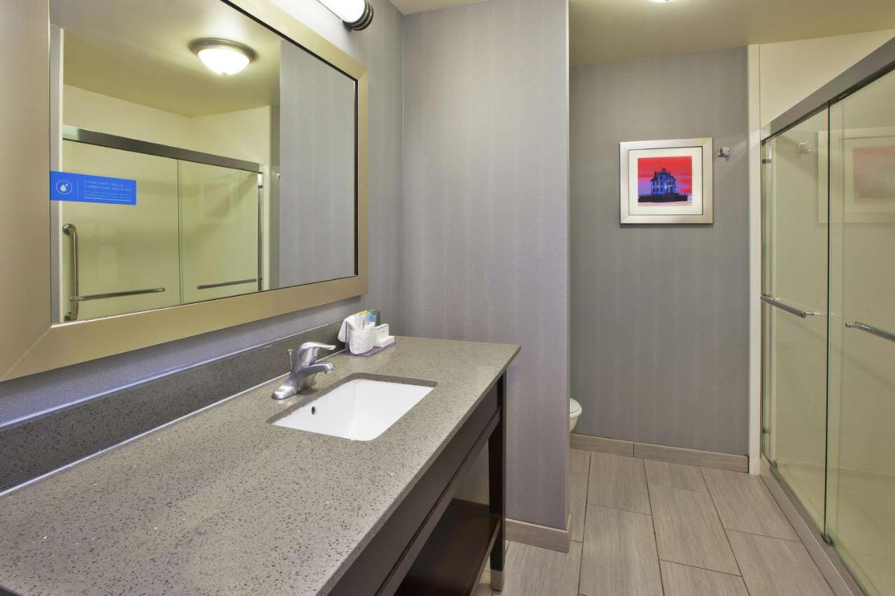 King Room - Non-Smoking at Hampton Inn & Suites Elyria