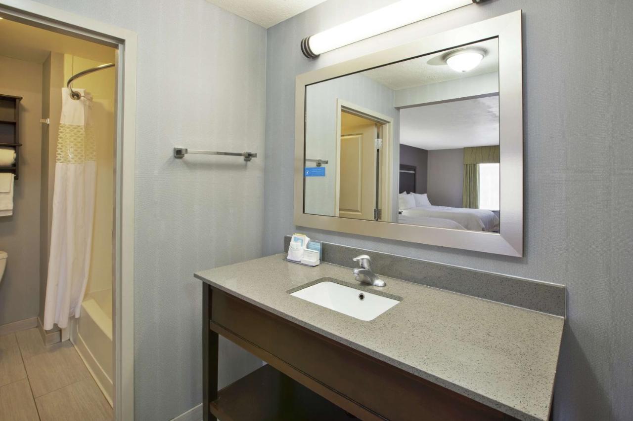 Queen Studio - Non-Smoking at Hampton Inn & Suites Elyria