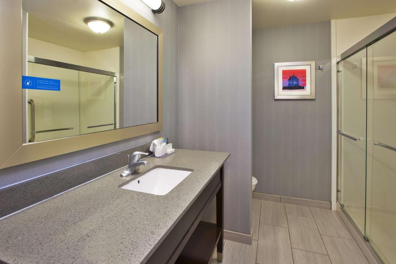 King Room - Non-Smoking at Hampton Inn & Suites Elyria
