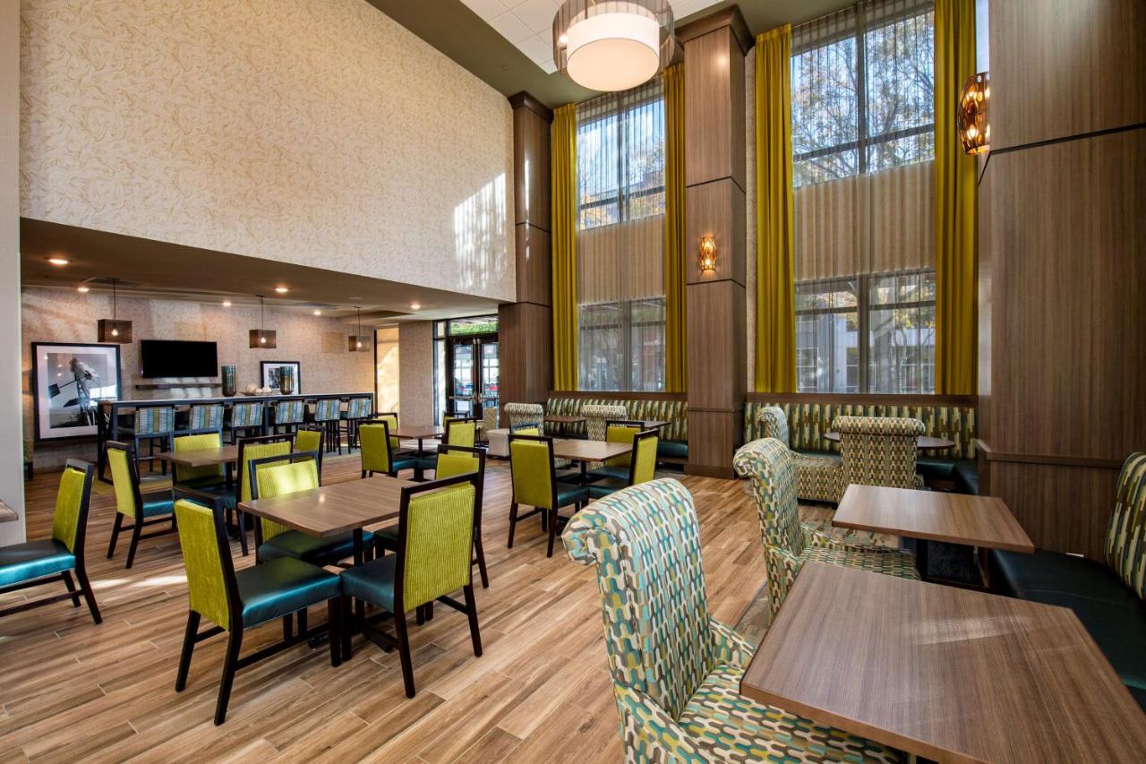 | Hampton Inn & Suites Keller Town Center
