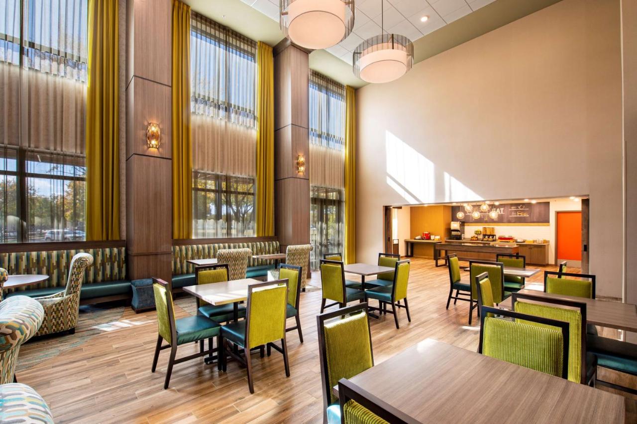 | Hampton Inn & Suites Keller Town Center