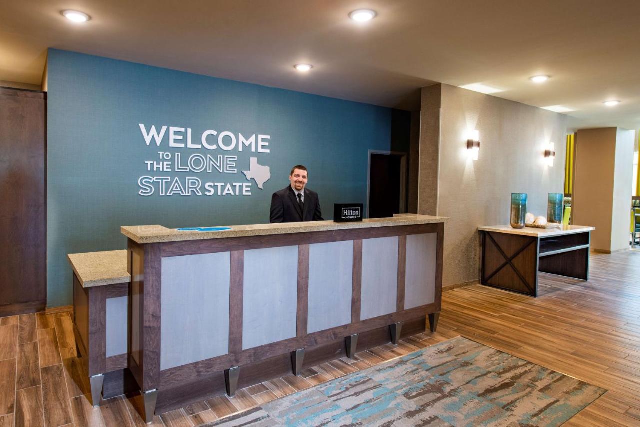 | Hampton Inn & Suites Keller Town Center