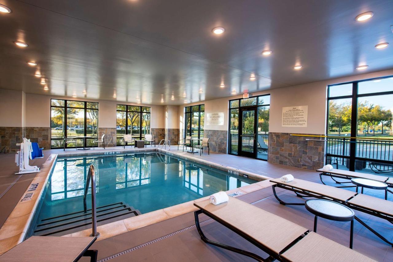 | Hampton Inn & Suites Keller Town Center