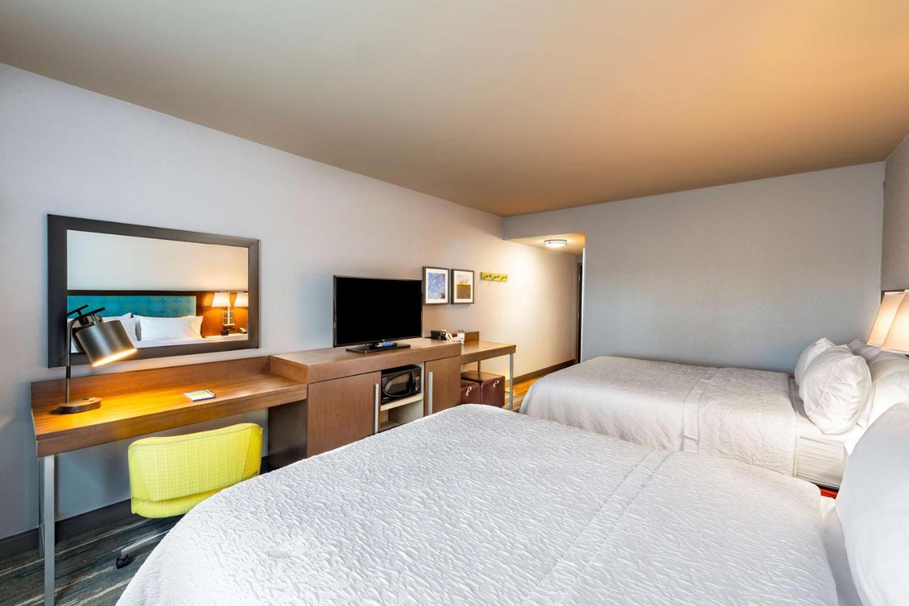 | Hampton Inn & Suites Keller Town Center