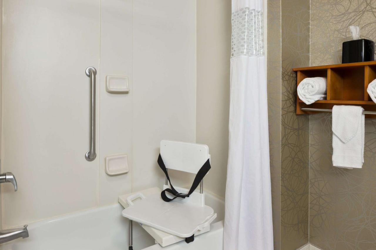 Queen Room with Two Queen Beds and Bath Tub - Disability/Hearing Accessible at Hampton Inn Pell City