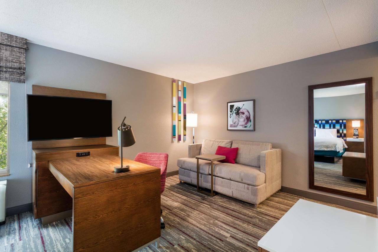 King Studio at Hampton Inn & Suites Herndon-Reston