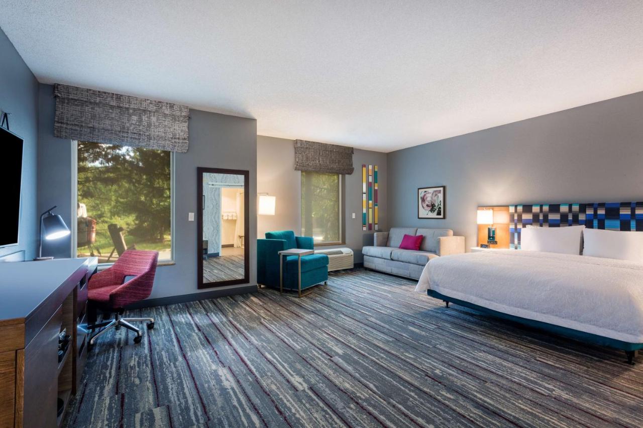 Queen Room with Two Queen Beds - Bath Tub - Disability Access at Hampton Inn & Suites Herndon-Reston