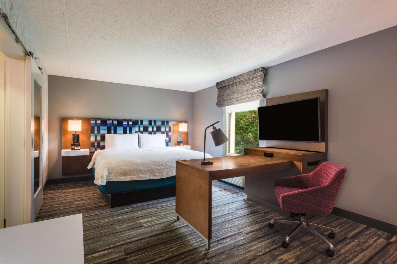 King Studio at Hampton Inn & Suites Herndon-Reston