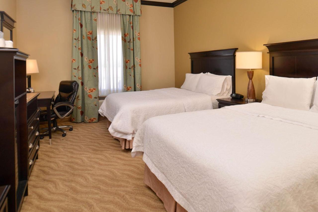 Queen Room with Two Queen Beds at Hampton Inn Van Horn