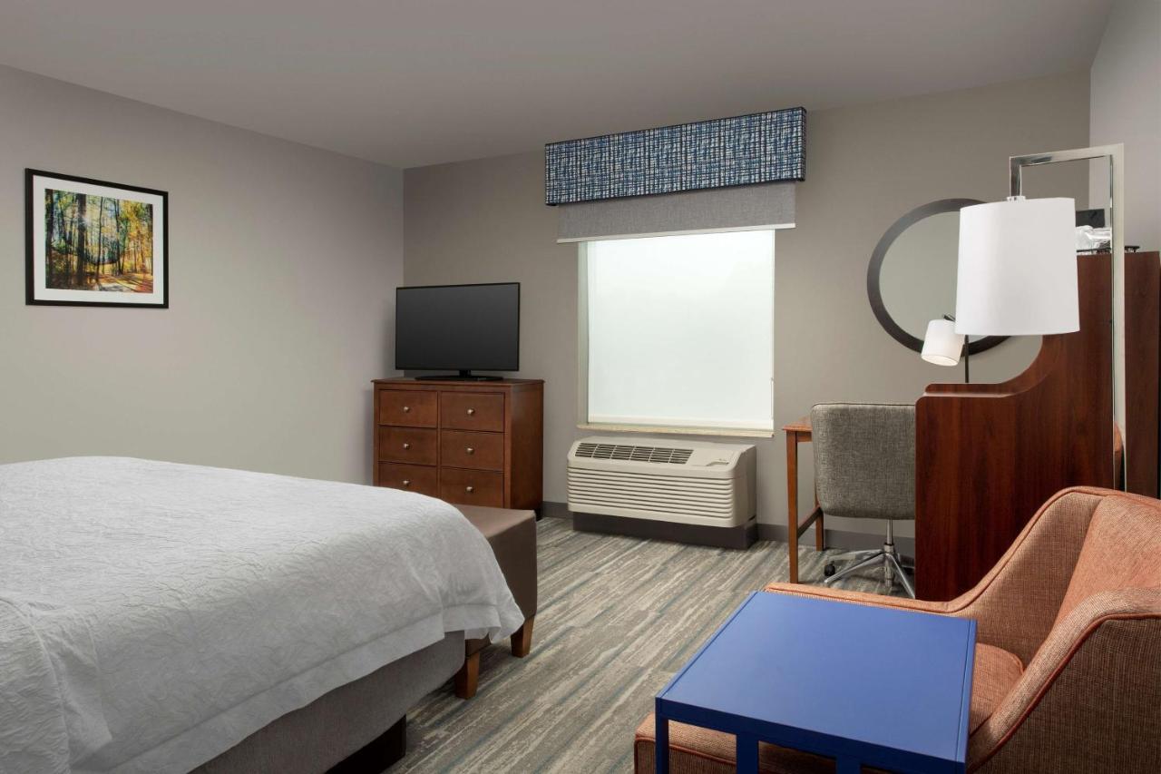 King Room - Non-Smoking at Hampton Inn & Suites Holly Springs