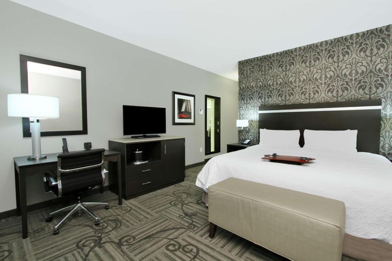 King Room at Hampton Inn & Suites Columbus/University Area