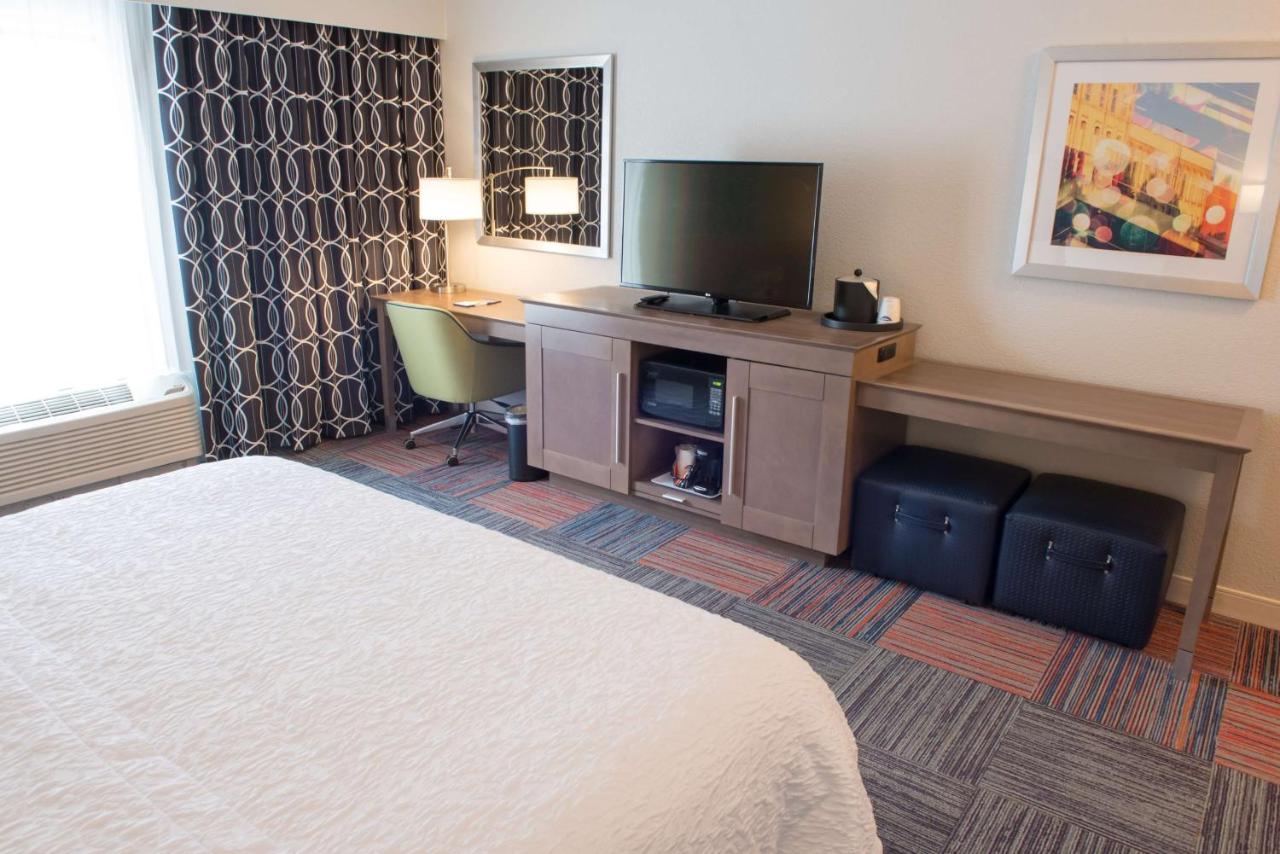 King Room with Sofa Bed - Non-Smoking at Hampton Inn & Suites Bay City
