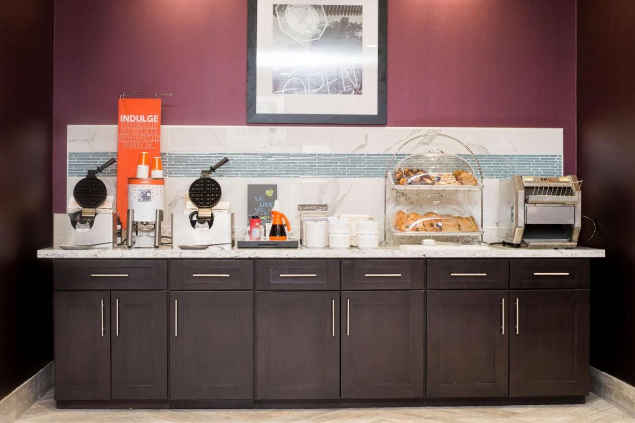 | Hampton Inn & Suites Warrington Horsham