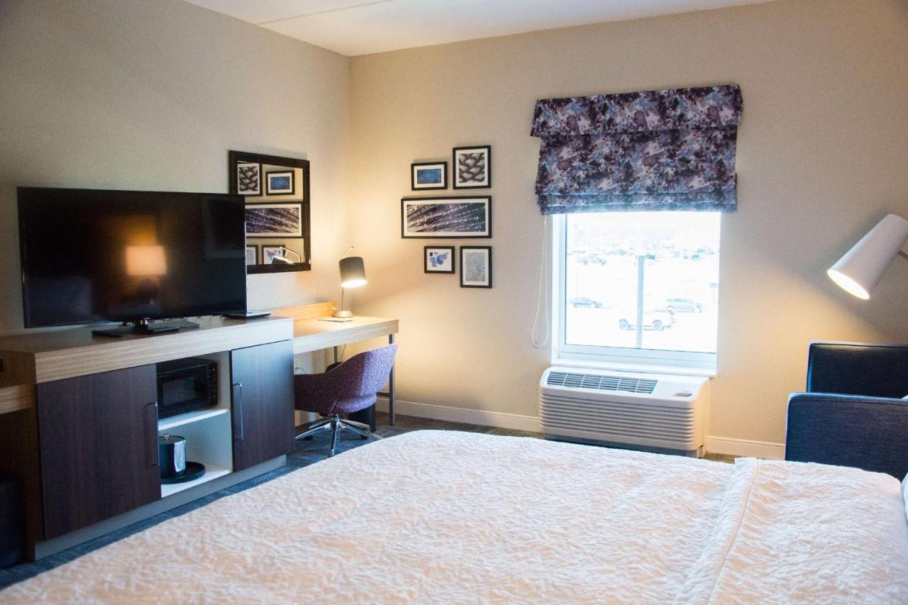 | Hampton Inn & Suites Warrington Horsham