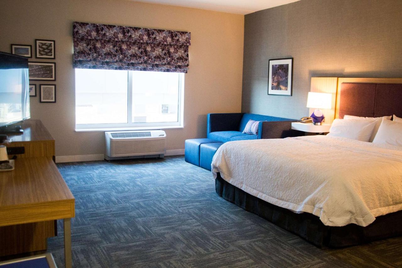 | Hampton Inn & Suites Warrington Horsham