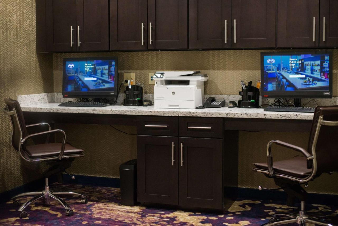 | Hampton Inn & Suites Warrington Horsham