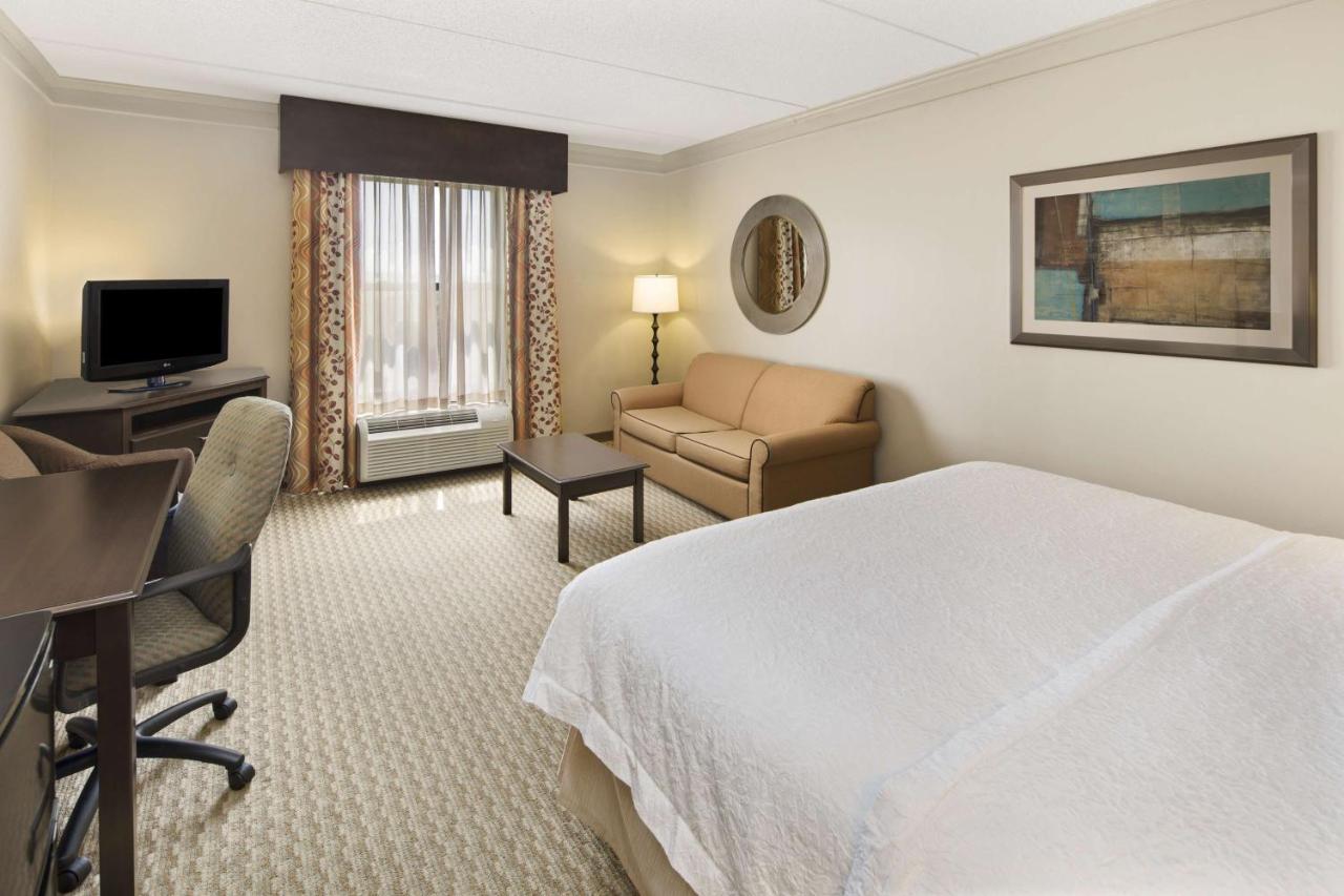 King Room - Non-Smoking at Hampton Inn Columbia I-20-Clemson Road