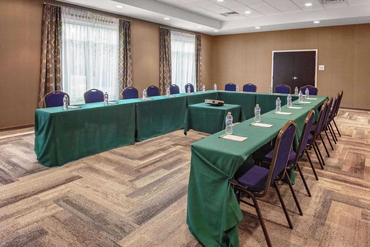 | Hampton Inn Cranbury