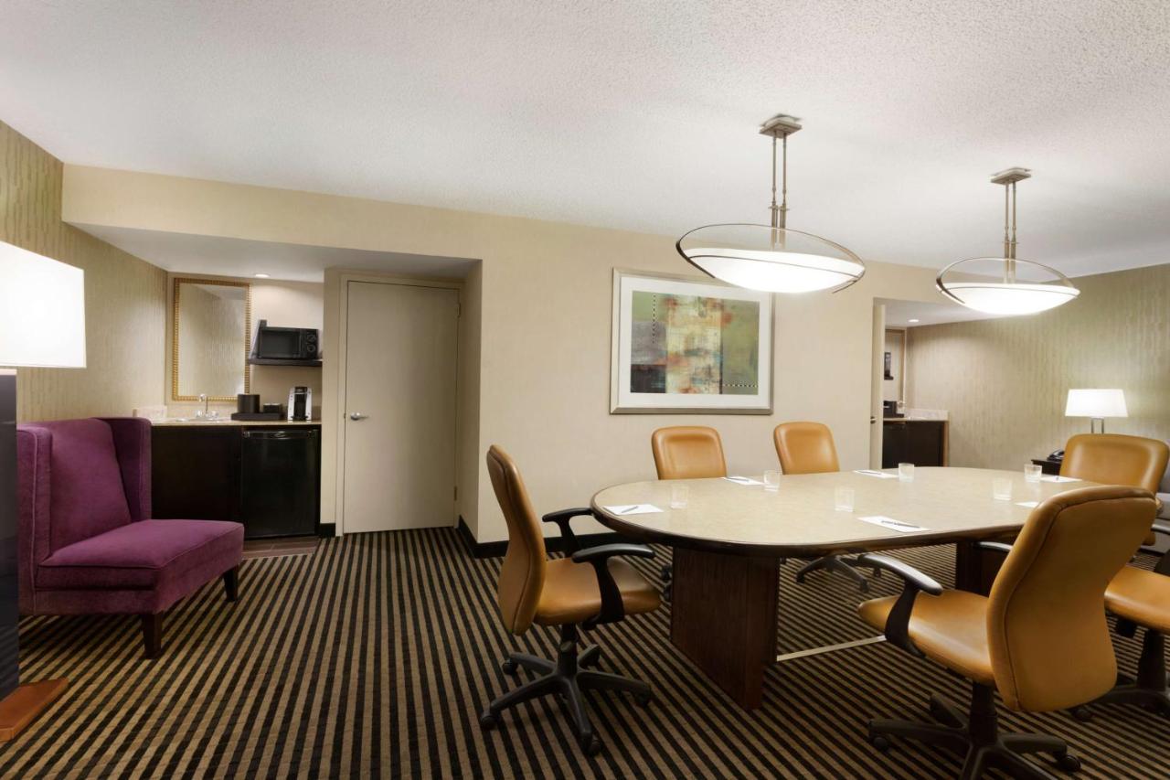 | Embassy Suites by Hilton Piscataway Somerset