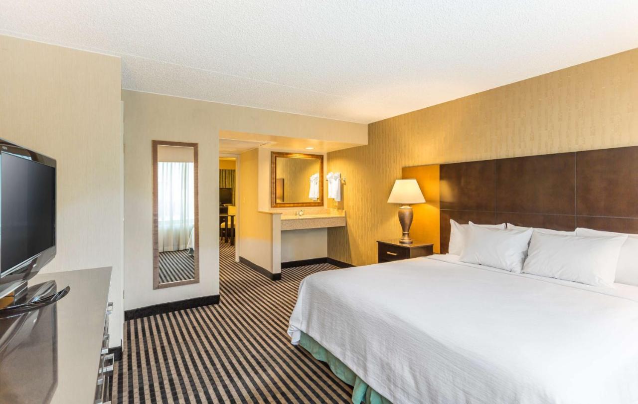 | Embassy Suites by Hilton Piscataway Somerset