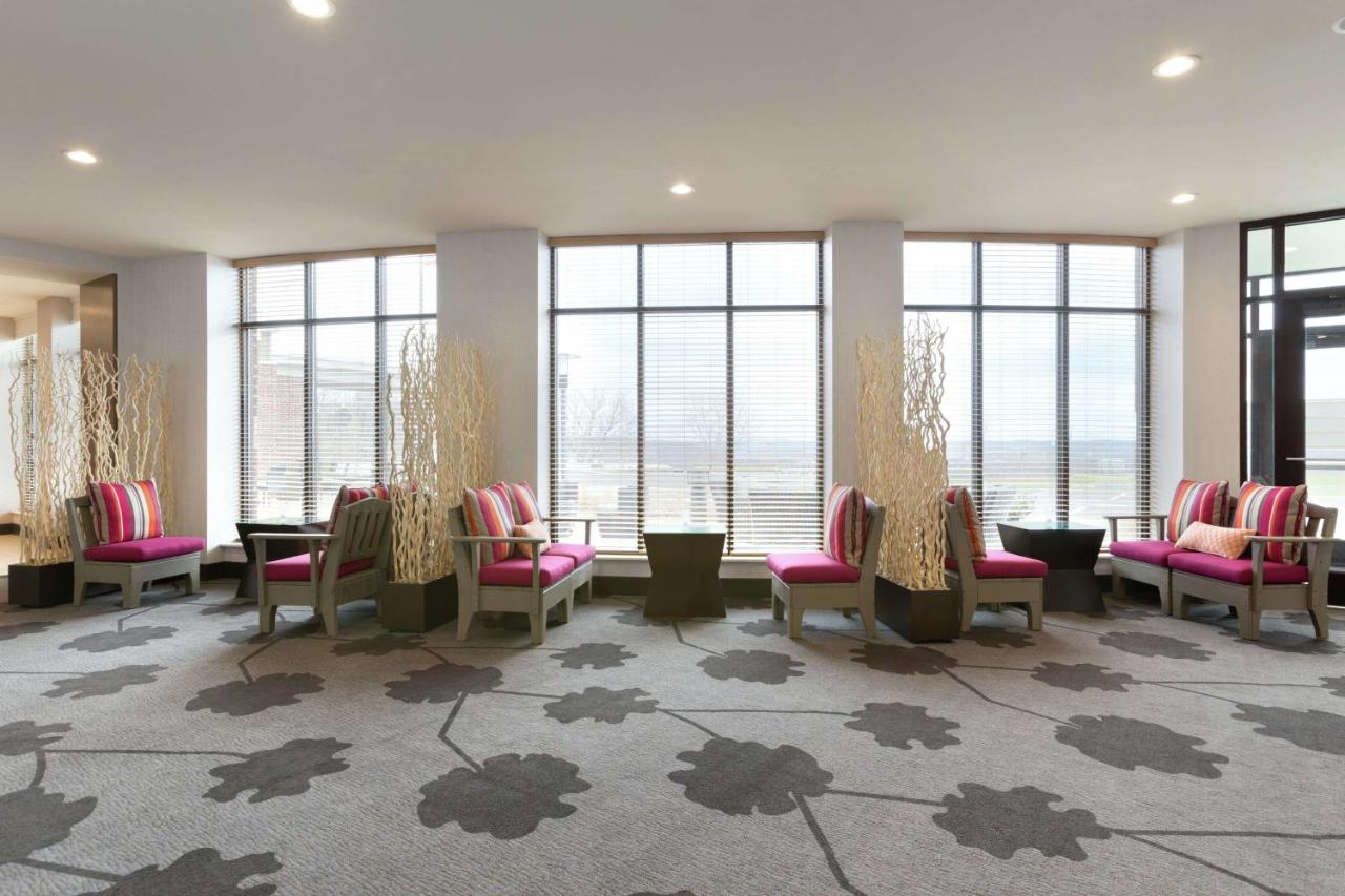| Hilton Garden Inn Pittsburgh Airport South-Robinson Mall