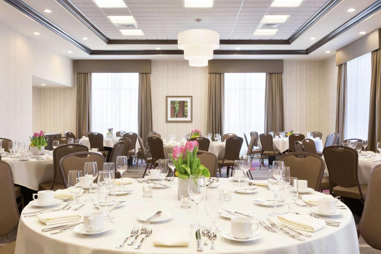 | Hilton Garden Inn Pittsburgh Airport South-Robinson Mall