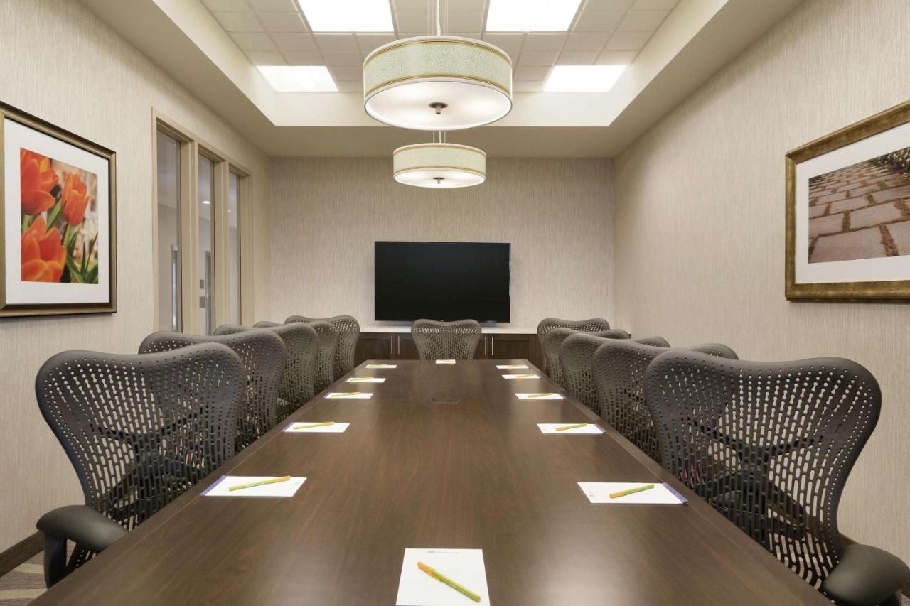 | Hilton Garden Inn Pittsburgh Airport South-Robinson Mall
