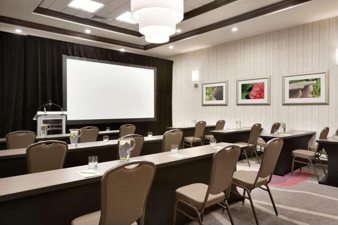 | Hilton Garden Inn Pittsburgh Airport South-Robinson Mall