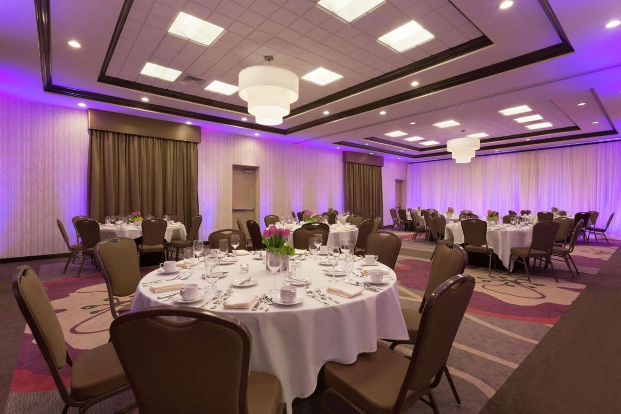 | Hilton Garden Inn Pittsburgh Airport South-Robinson Mall