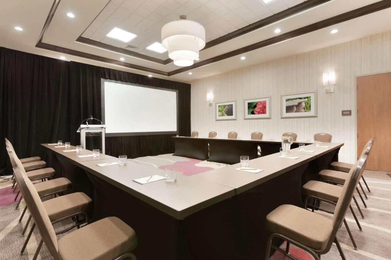 | Hilton Garden Inn Pittsburgh Airport South-Robinson Mall