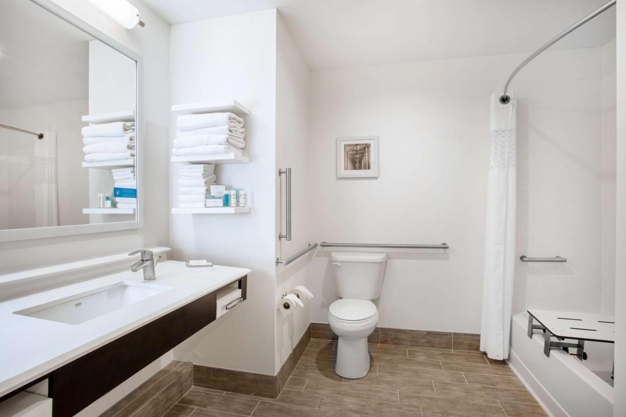 | Hampton Inn Rochester Penfield, Ny