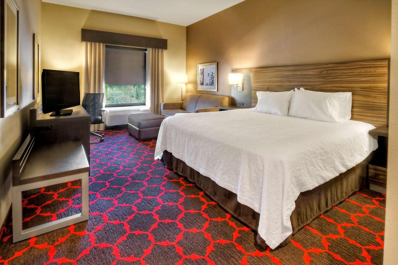 King Room with Sofa Bed - Non-Smoking at Hampton Inn Cookeville