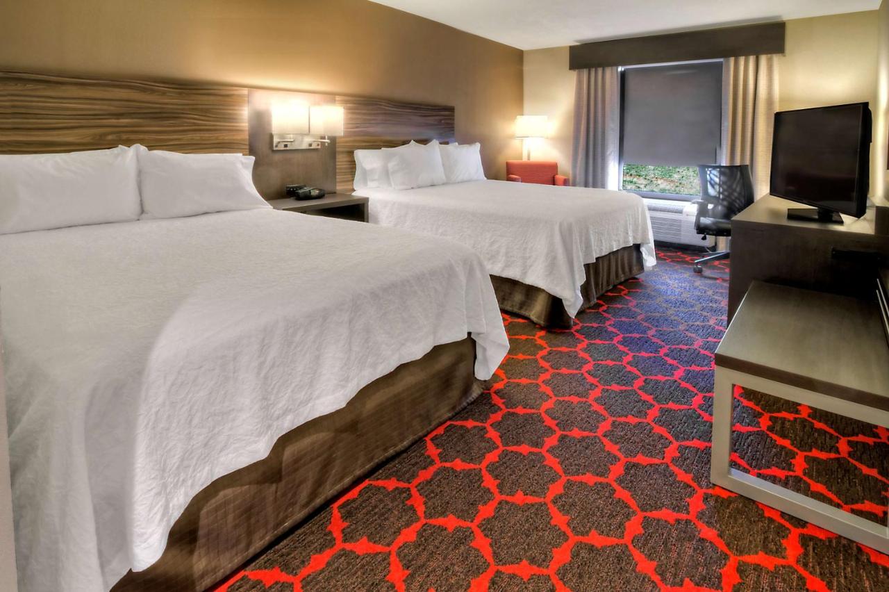 Queen Room with Two Queen Beds - Hearing Accessible/Non-Smoking at Hampton Inn Cookeville