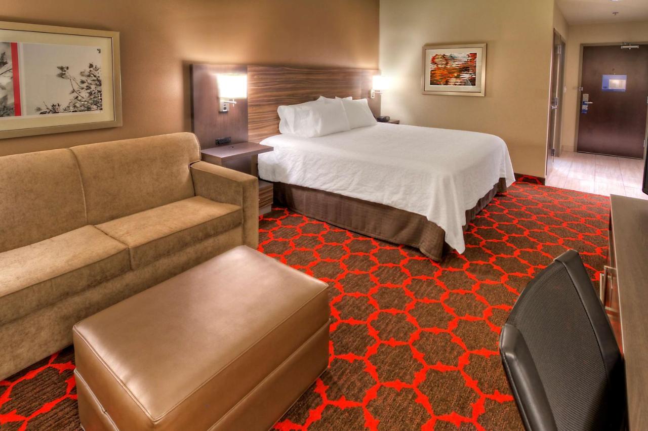 King Room with Sofa Bed - Non-Smoking at Hampton Inn Cookeville