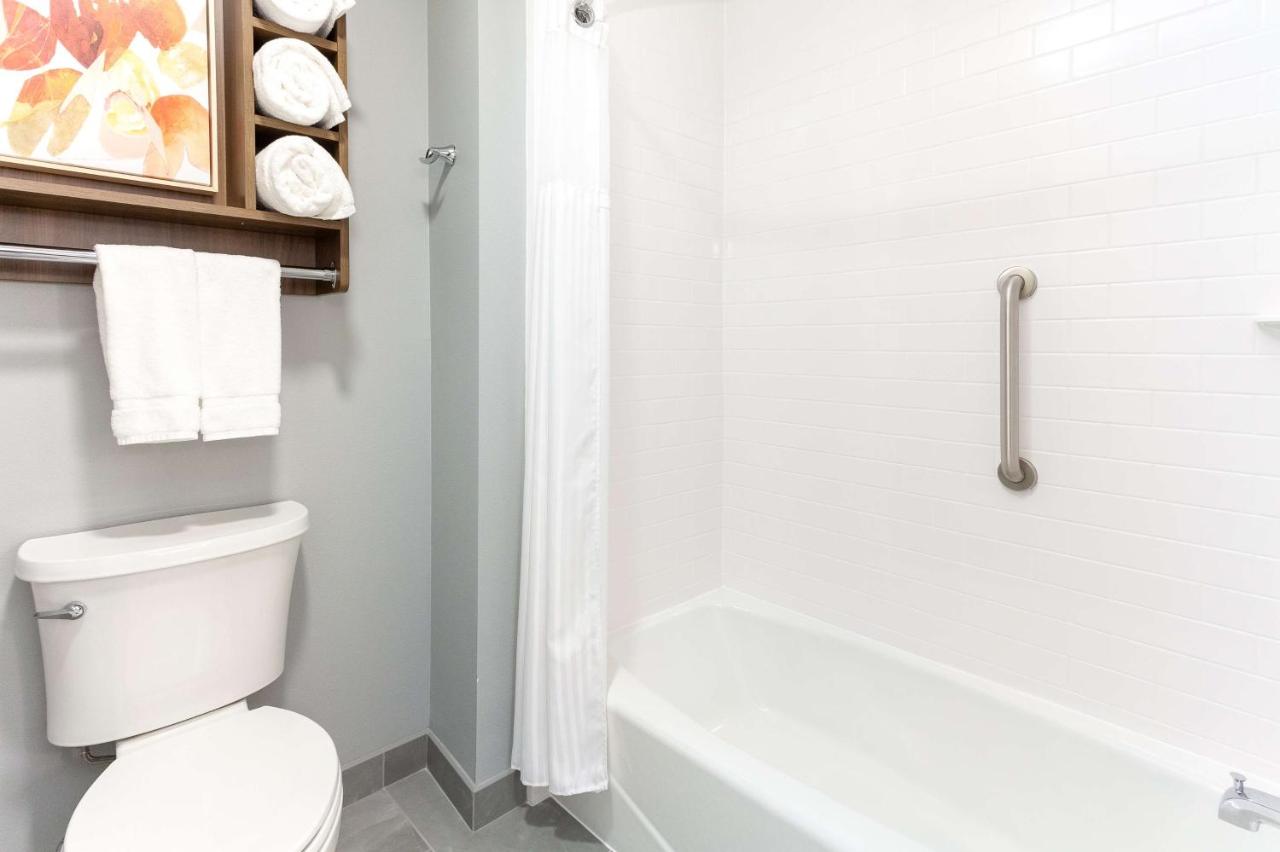 King Suite with Sofa Bed at Homewood Suites by Hilton Broomfield Boulder