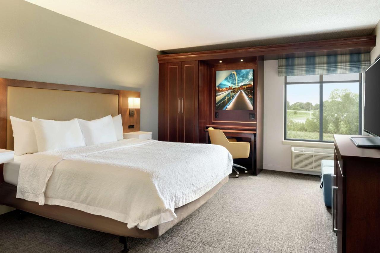 King Room - Non-Smoking at Hampton Inn West Des Moines Lake Drive