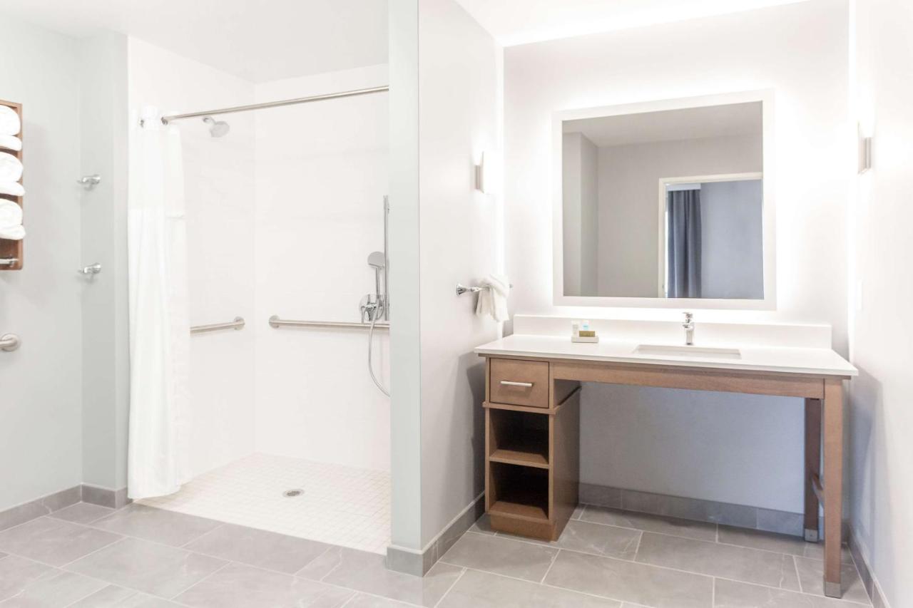 Queen Suite with Two Queen Beds and Roll-In Shower - Mobility Accessible at Homewood Suites by Hilton Broomfield Boulder