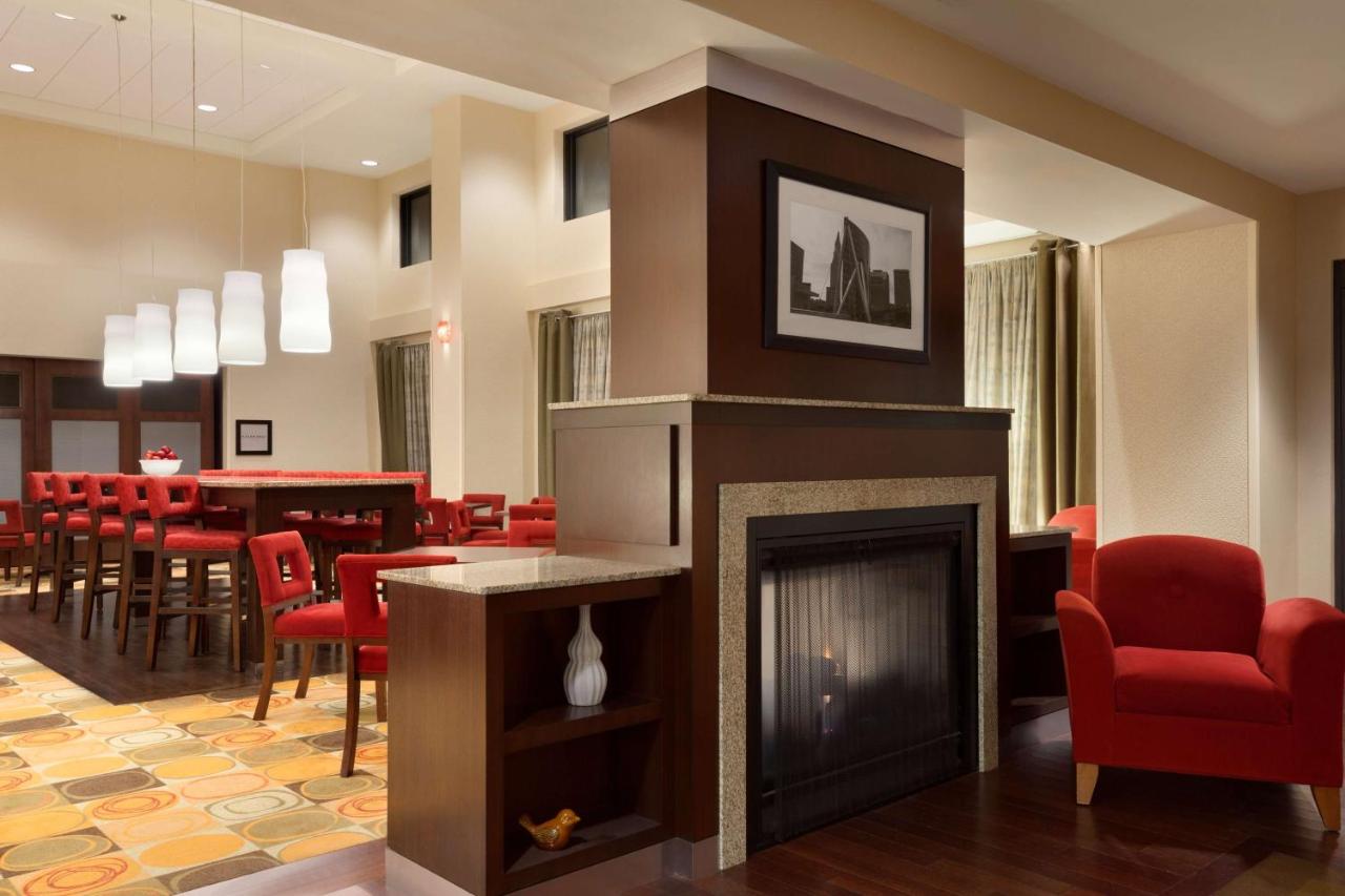| Hampton Inn & Suites East Hartford