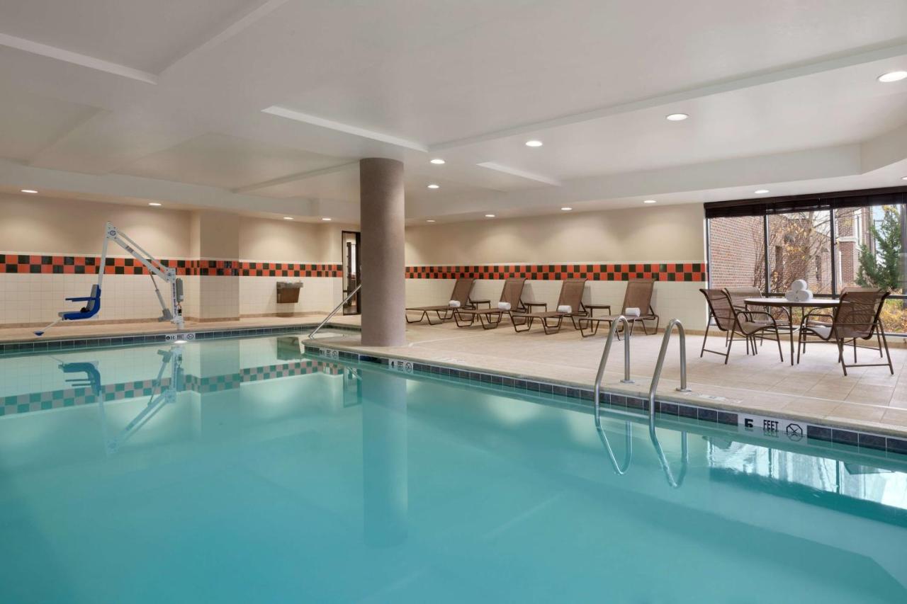 | Hampton Inn & Suites East Hartford