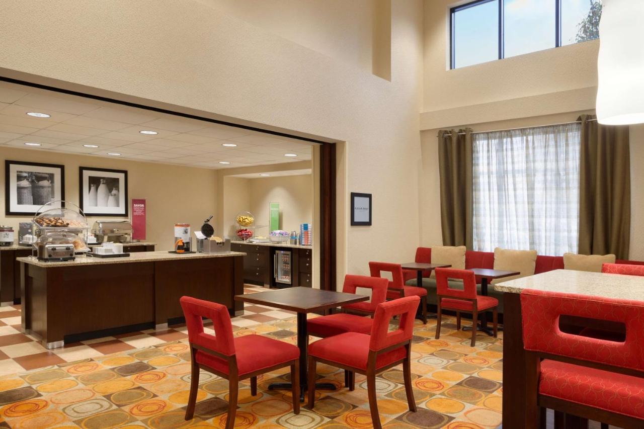 | Hampton Inn & Suites East Hartford