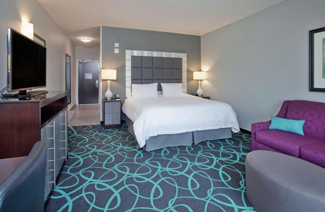 King Room - Disability Access/Hearing Accessible at Hampton Inn Kearney