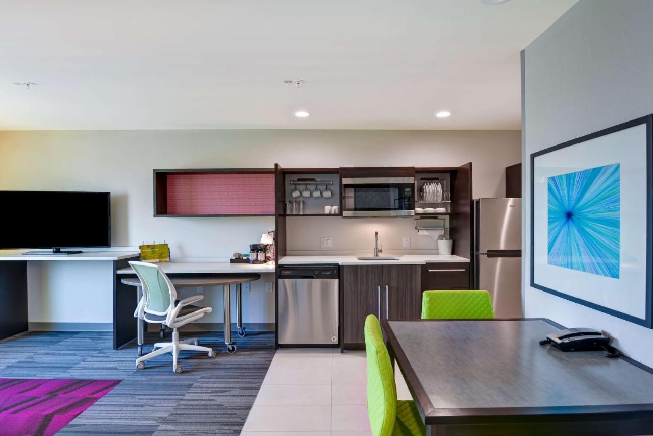 Queen Suite - Mobility Accessible/Non-Smoking at Home2 Suites by Hilton Hot Springs