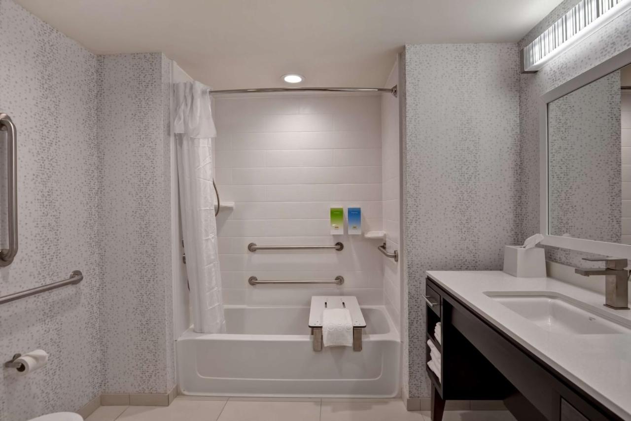 Queen Suite - Mobility Accessible/Non-Smoking at Home2 Suites by Hilton Hot Springs